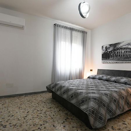 Апартаменти Roby'S House 70 Settebagni Екстер'єр фото